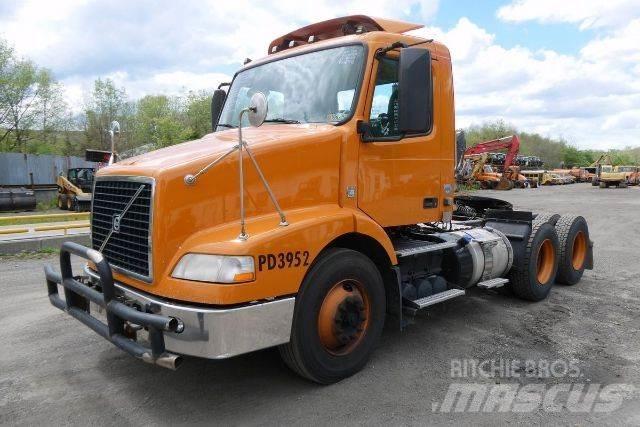 Volvo VNM64T Nákladní vozidlo bez nástavby