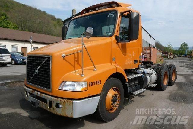 Volvo VNM64T Nákladní vozidlo bez nástavby