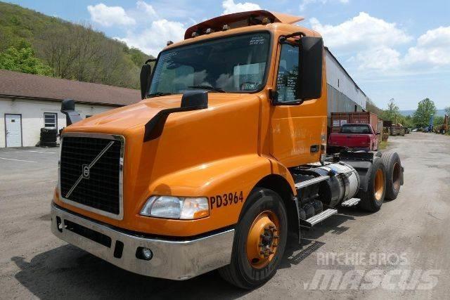 Volvo VNM64T Nákladní vozidlo bez nástavby