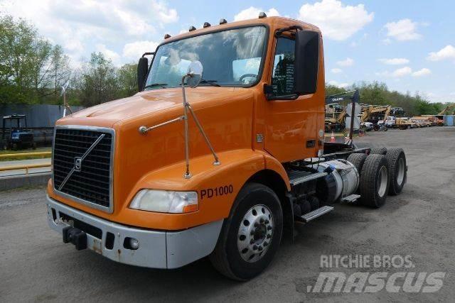 Volvo VNM64T Nákladní vozidlo bez nástavby