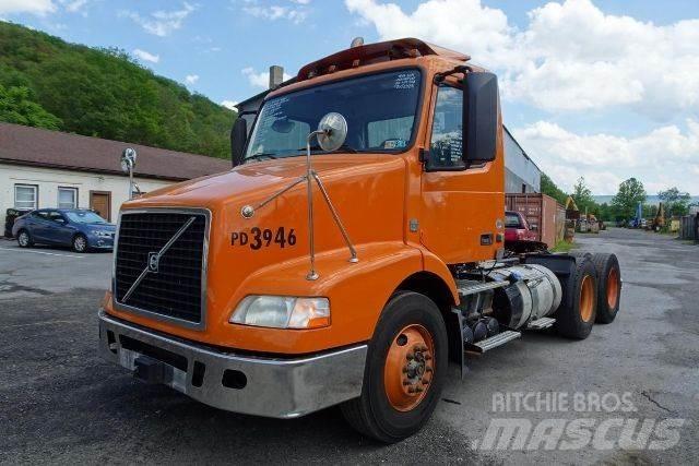 Volvo VNM64T Nákladní vozidlo bez nástavby