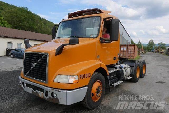 Volvo VNM64T Nákladní vozidlo bez nástavby