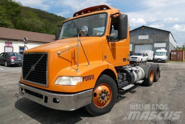 Volvo VNM64T Nákladní vozidlo bez nástavby