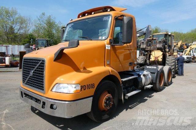 Volvo VNM64T Nákladní vozidlo bez nástavby