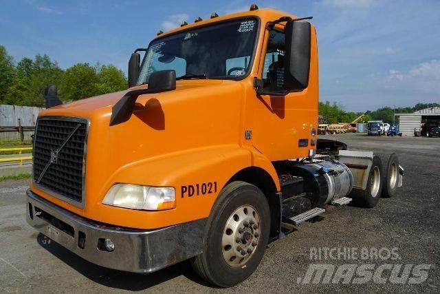 Volvo VNM64T Nákladní vozidlo bez nástavby