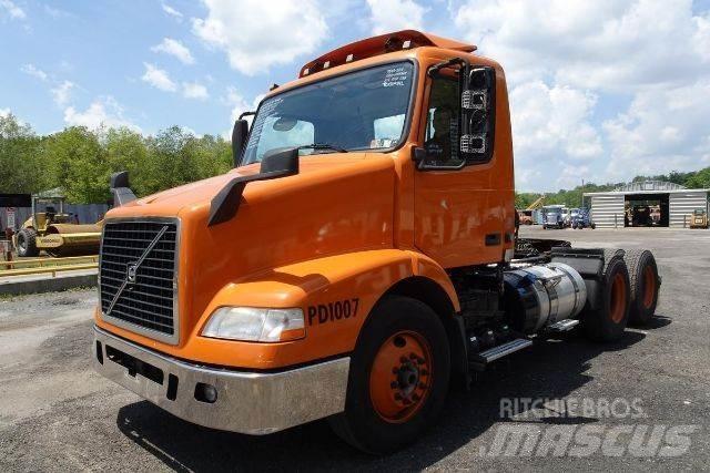Volvo VNM64T Nákladní vozidlo bez nástavby