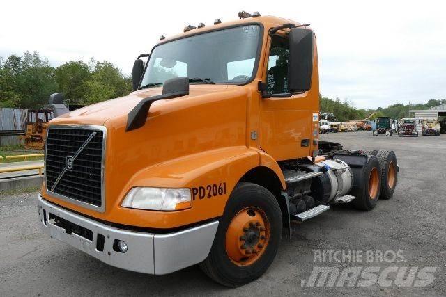 Volvo VNM64T Nákladní vozidlo bez nástavby