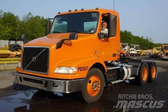 Volvo VNM64T Nákladní vozidlo bez nástavby