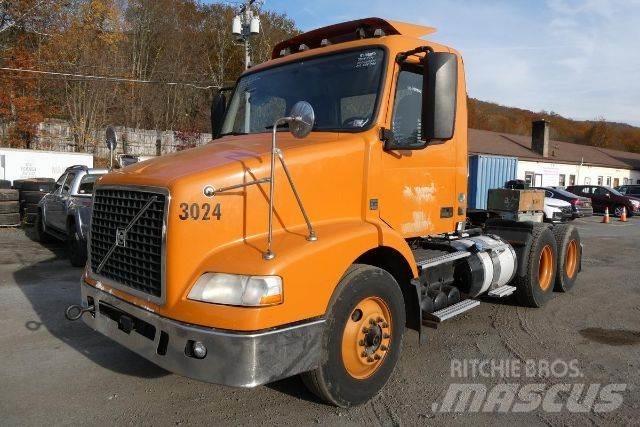 Volvo VNM64T Nákladní vozidlo bez nástavby
