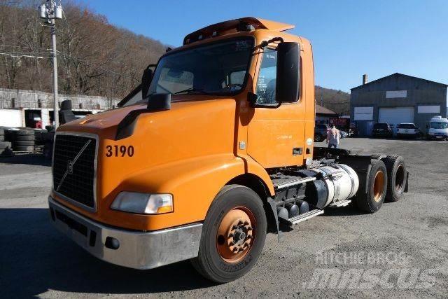 Volvo VNM64T Nákladní vozidlo bez nástavby