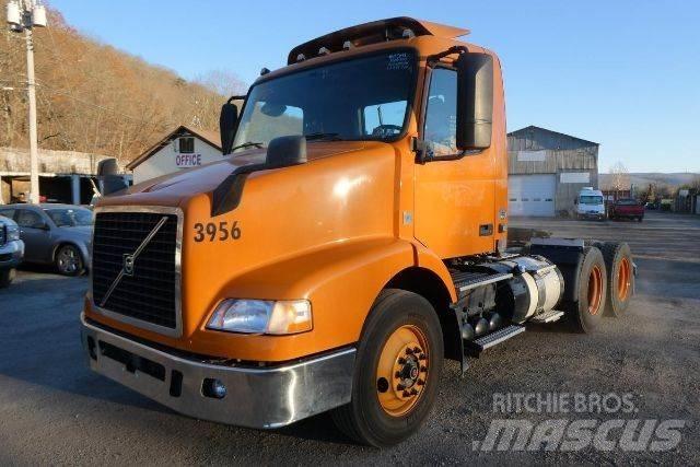 Volvo VNM64T Nákladní vozidlo bez nástavby