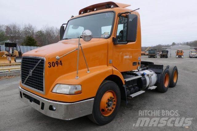 Volvo VNM64T Nákladní vozidlo bez nástavby