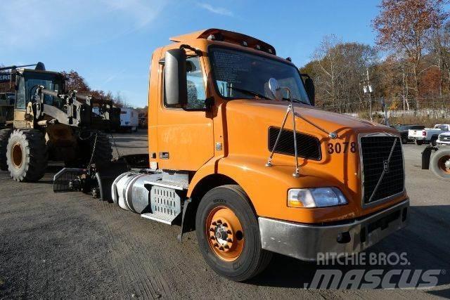 Volvo VNM64T Nákladní vozidlo bez nástavby