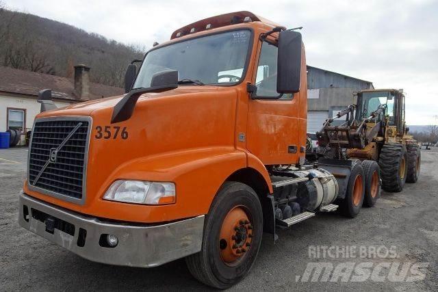 Volvo VNM64T Nákladní vozidlo bez nástavby