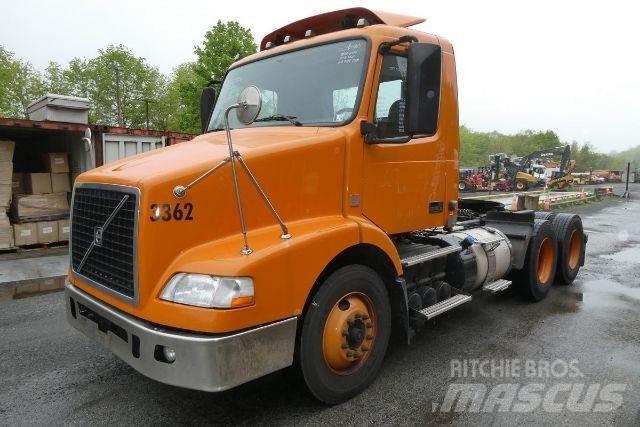 Volvo VNM64T Nákladní vozidlo bez nástavby