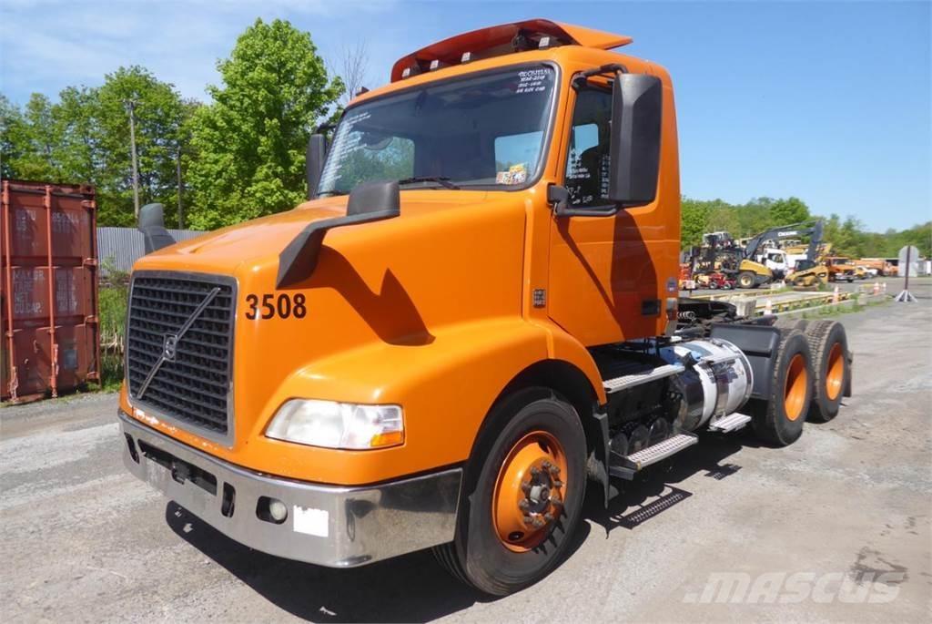 Volvo VNM64T Nákladní vozidlo bez nástavby