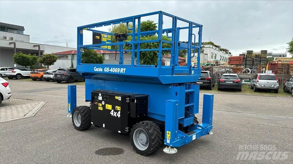 Genie GS-4069 RT Nůžková zvedací plošina