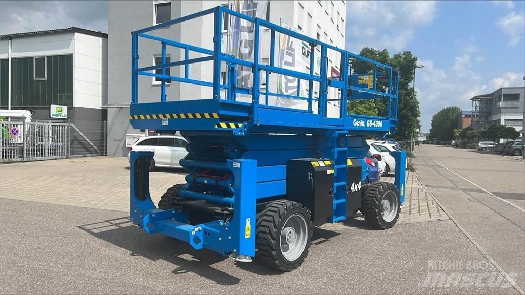 Genie GS-4390RT Nůžková zvedací plošina