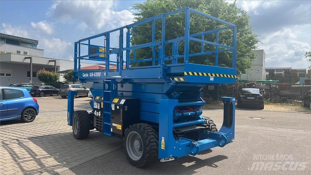 Genie GS-4390RT Nůžková zvedací plošina