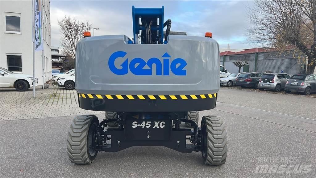 Genie S-45 XC Kloubové plošiny