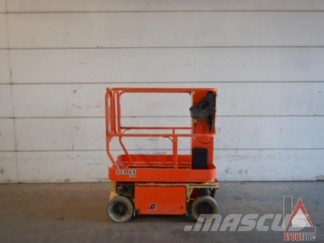 JLG 1230ES Kloubové plošiny