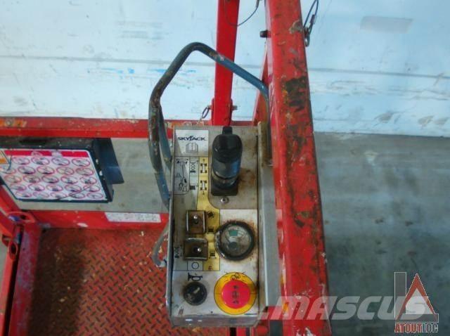 SkyJack SJ3219 Kloubové plošiny