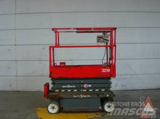 SkyJack SJ3219 Kloubové plošiny