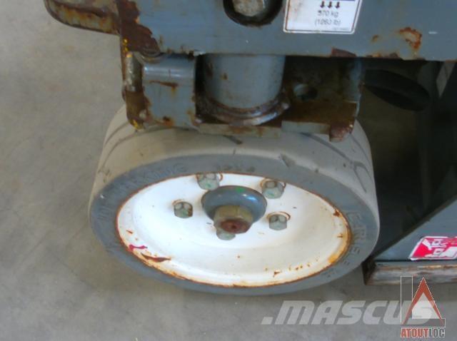 SkyJack SJ3219 Kloubové plošiny