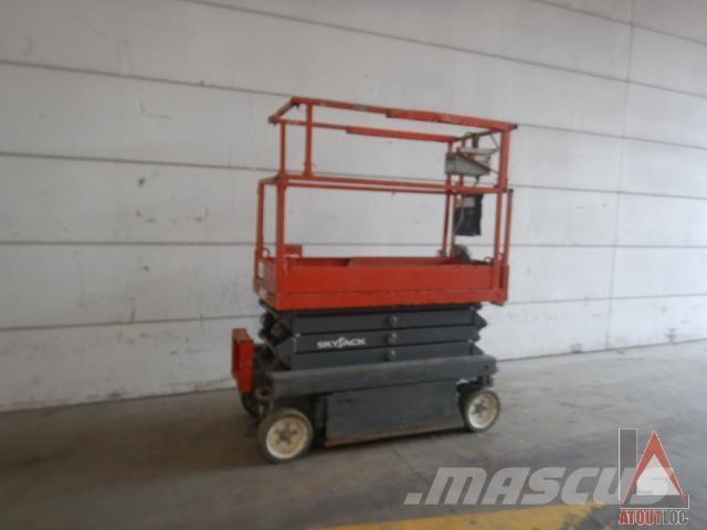 SkyJack SJ3219 Kloubové plošiny