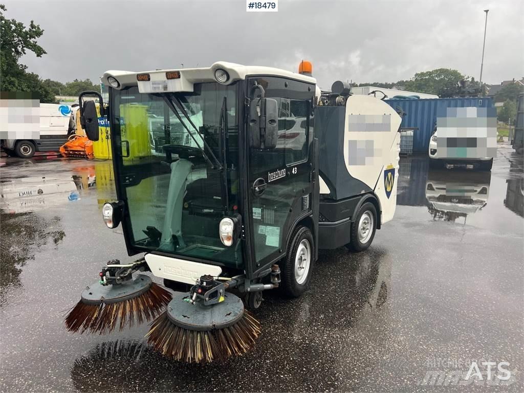 Boschung S2 sweeper Zametací vozy