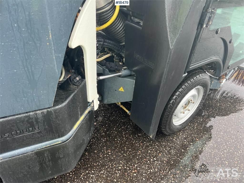 Boschung S2 sweeper Zametací vozy