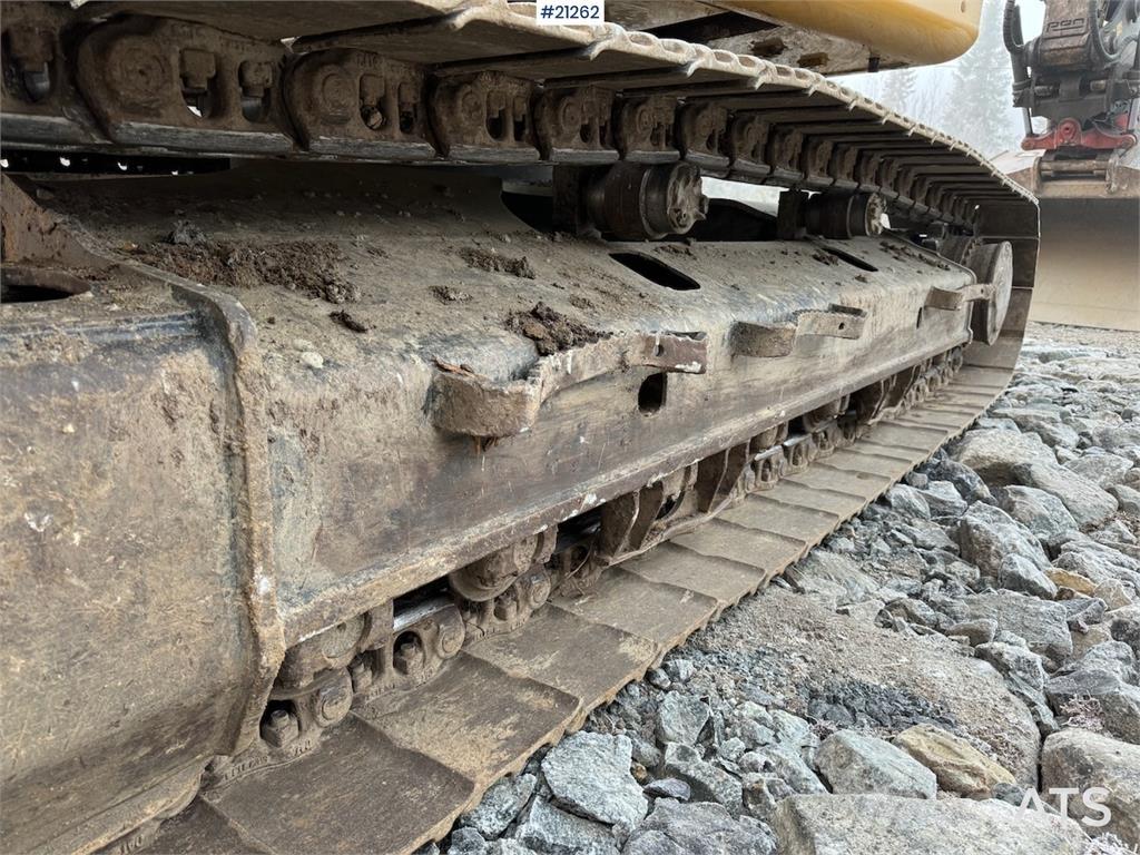 CAT 323 Pásová rýpadla