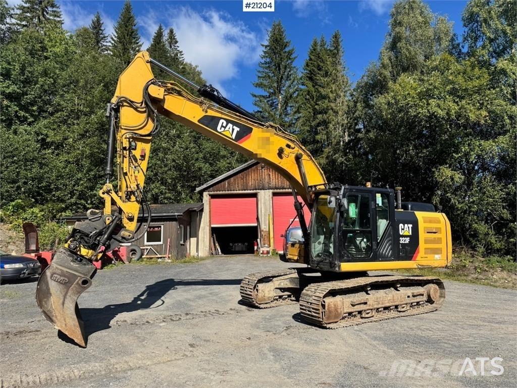 CAT 323FL Pásová rýpadla