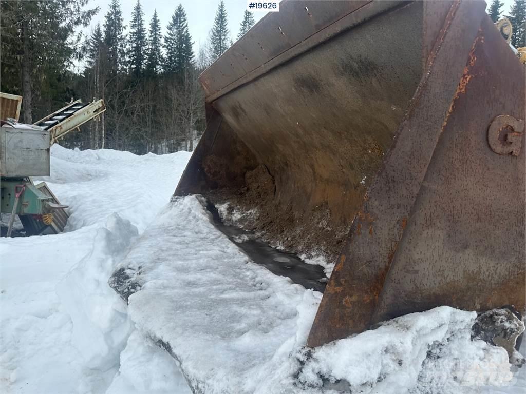 CAT 966G Kolové nakladače