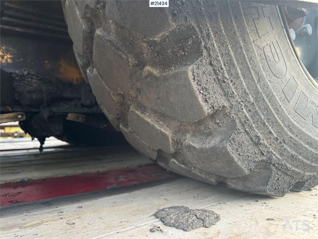 CAT AP 300 Finišery