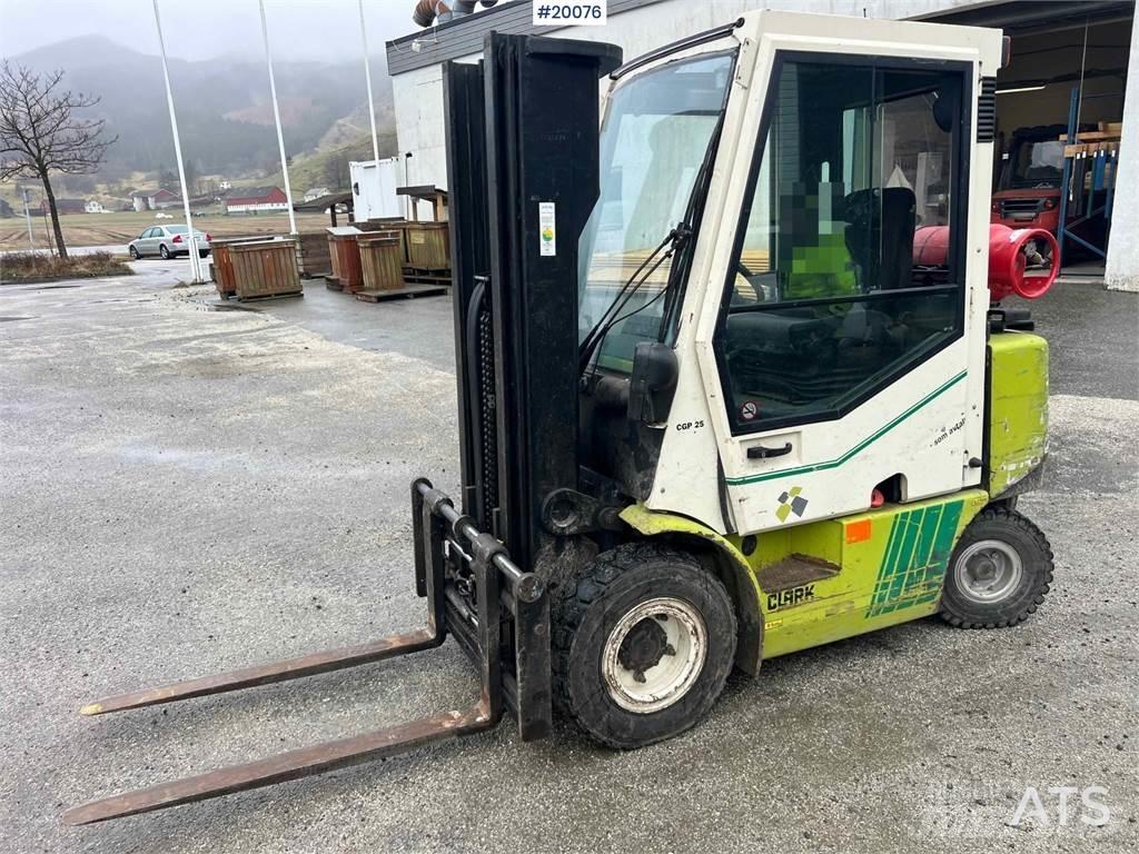 Clark CGP 25 truck Další