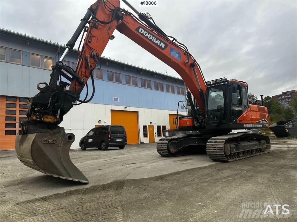 Doosan DX225LC Pásová rýpadla