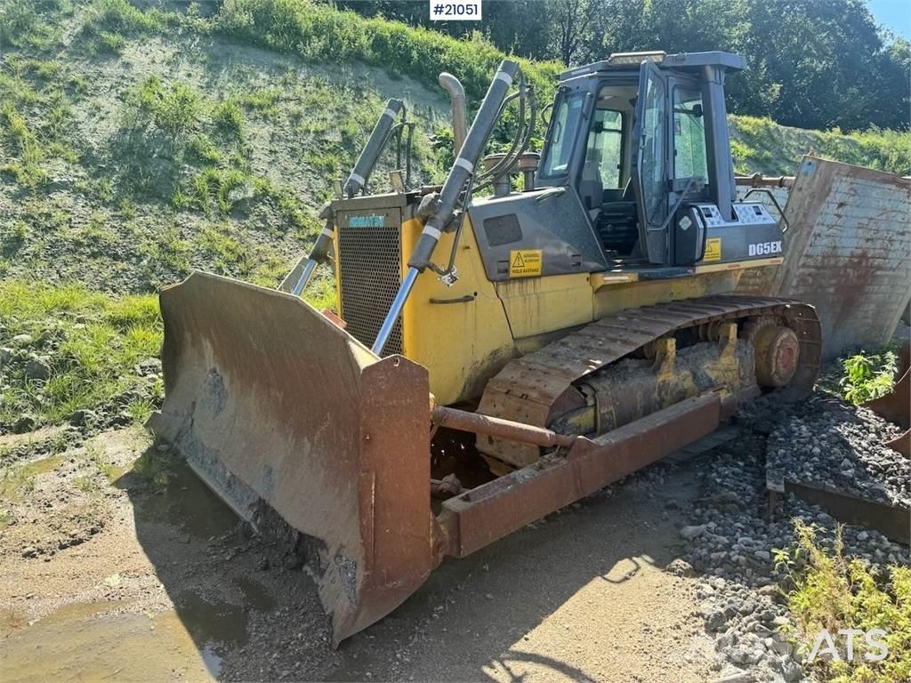 Komatsu D65EX Dozer Pásové dozery