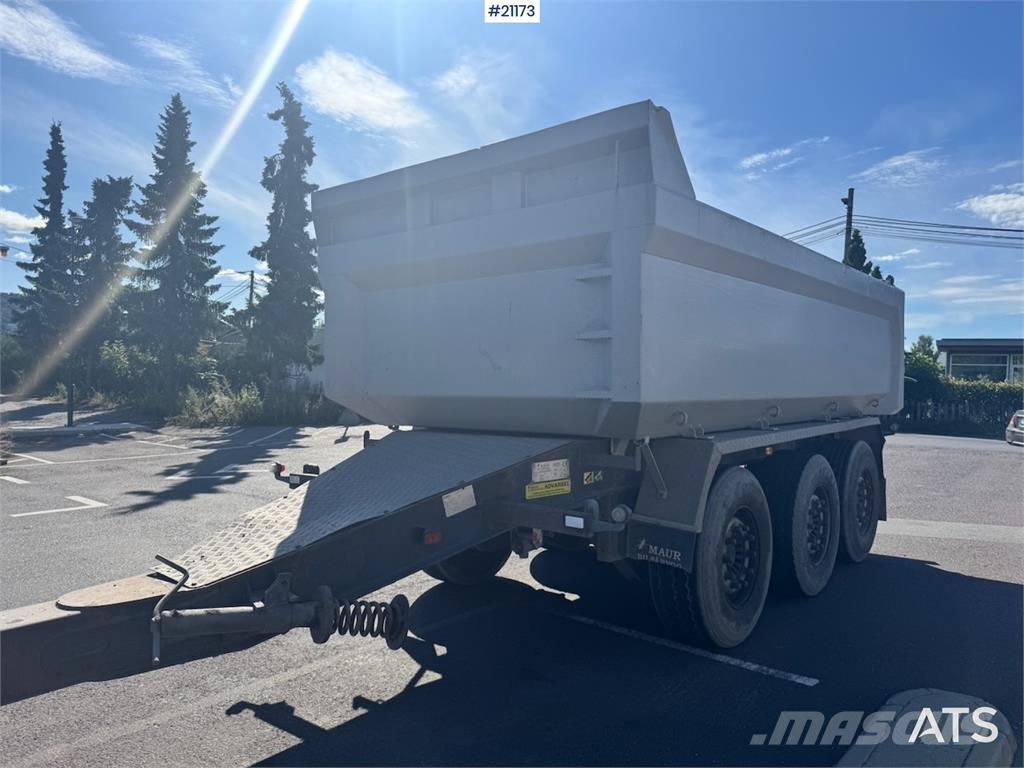 Maur Trailer. Sklápěcí přívěsy