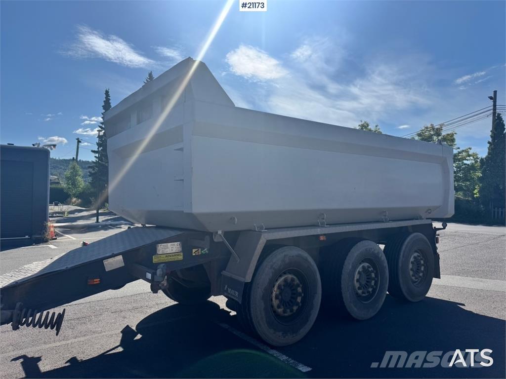 Maur Trailer. Sklápěcí přívěsy