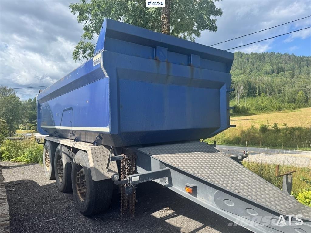 Maur Trailer. Sklápěcí přívěsy