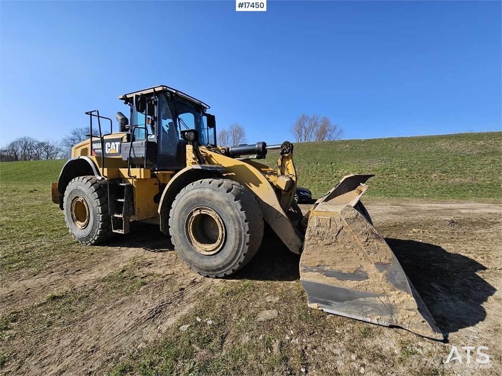 CAT 966M Kolové nakladače