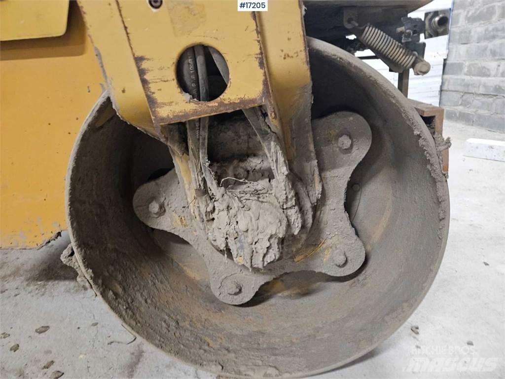CAT CB24 Tandemové válce