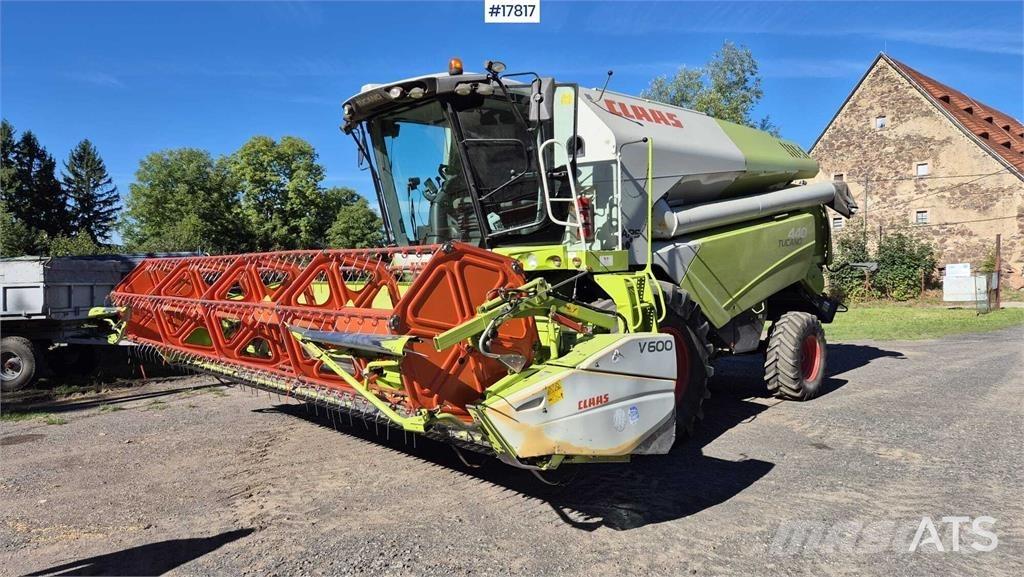 CLAAS Tucano 440 Sklízecí mlátičky