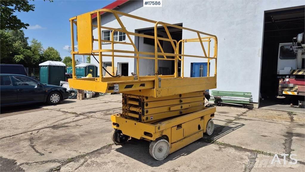 Haulotte Compact 12 Nůžková zvedací plošina