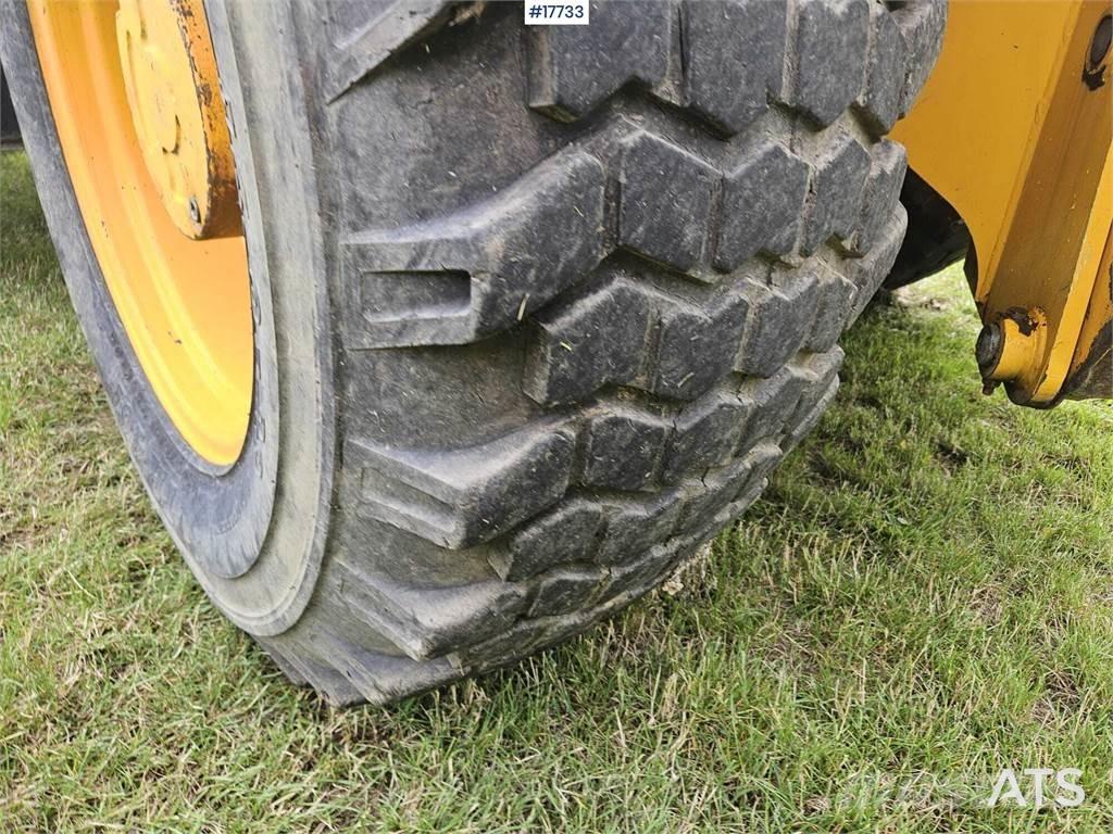 JCB 4CX Rýpadlo-nakladače