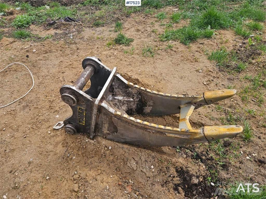 JCB JS 131 LC Pásová rýpadla