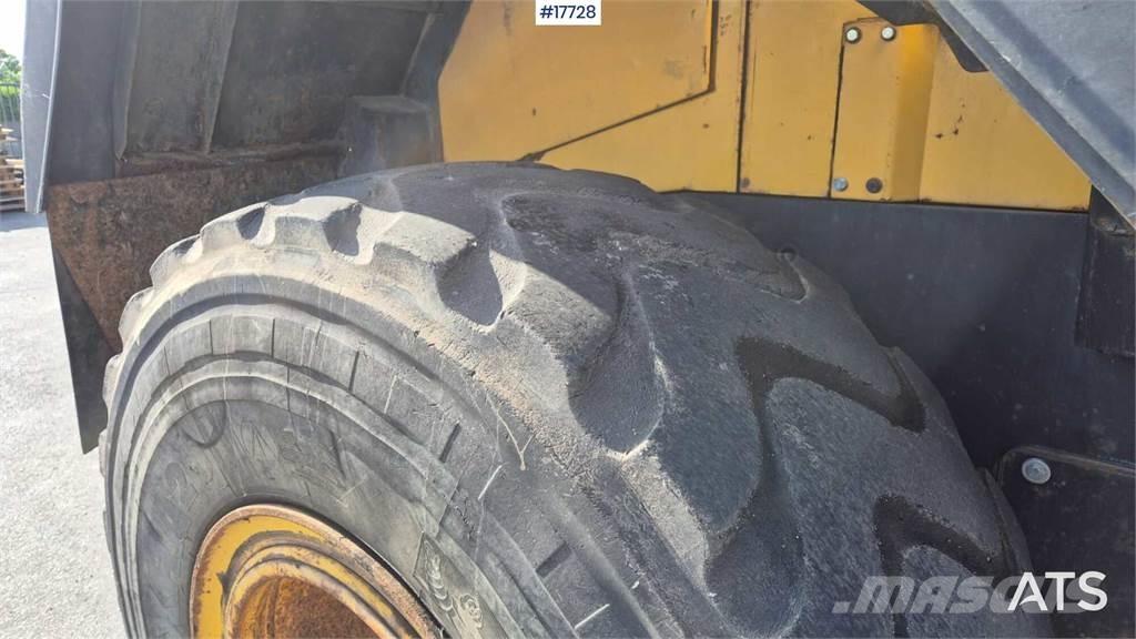 Komatsu WA380-5H Kolové nakladače