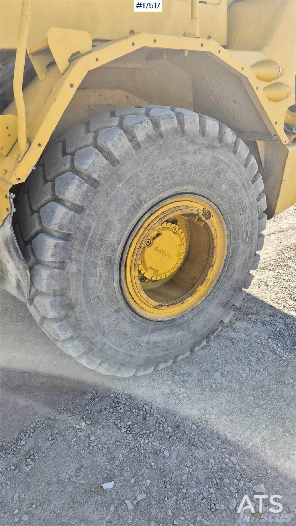 Volvo A25D Kloubové dempry