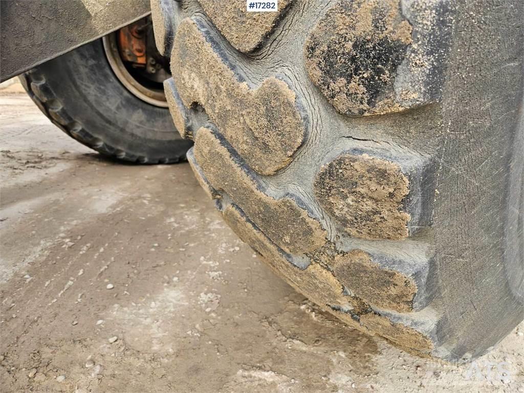 Volvo L120 Kolové nakladače